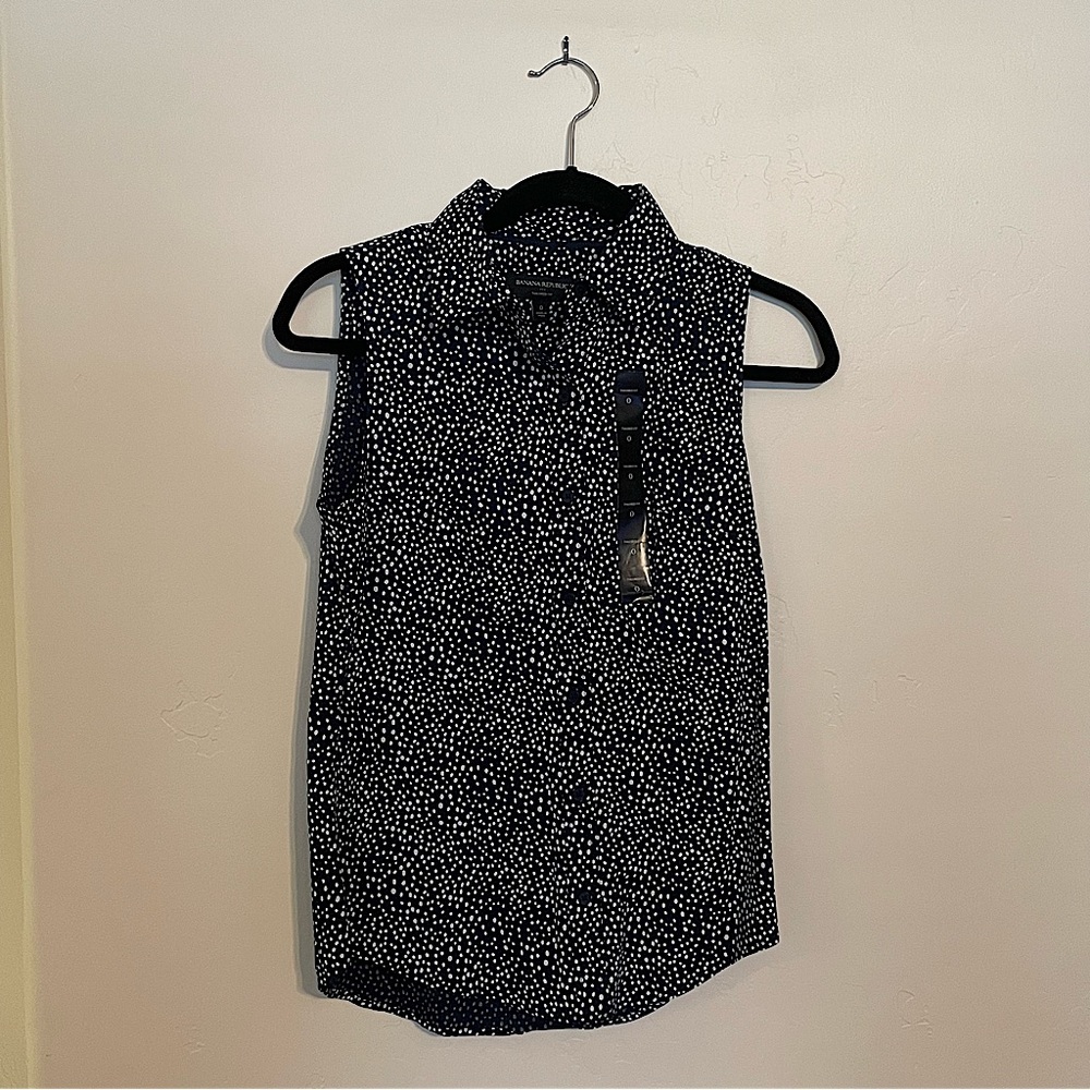 Banana Republic - Sleeveless Button-Up Top - 0